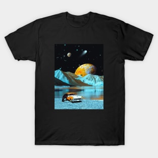 Friendly Space Bear - Space Aesthetic, Retro Futurism, Sci-Fi T-Shirt